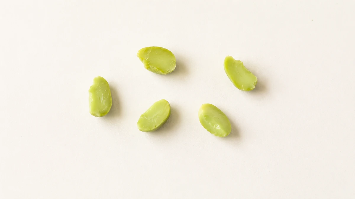 Edamame for babies (9 months old): Smashed or flattened soft beans