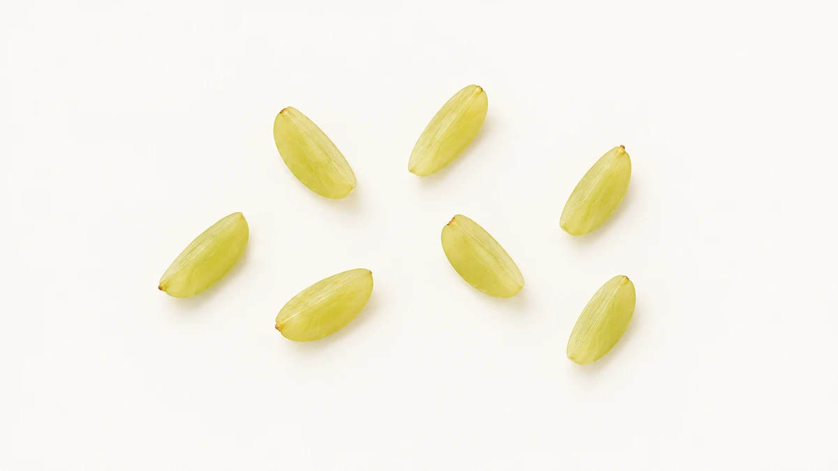 Grapes for babies (9 months old): Quartered lengthwise