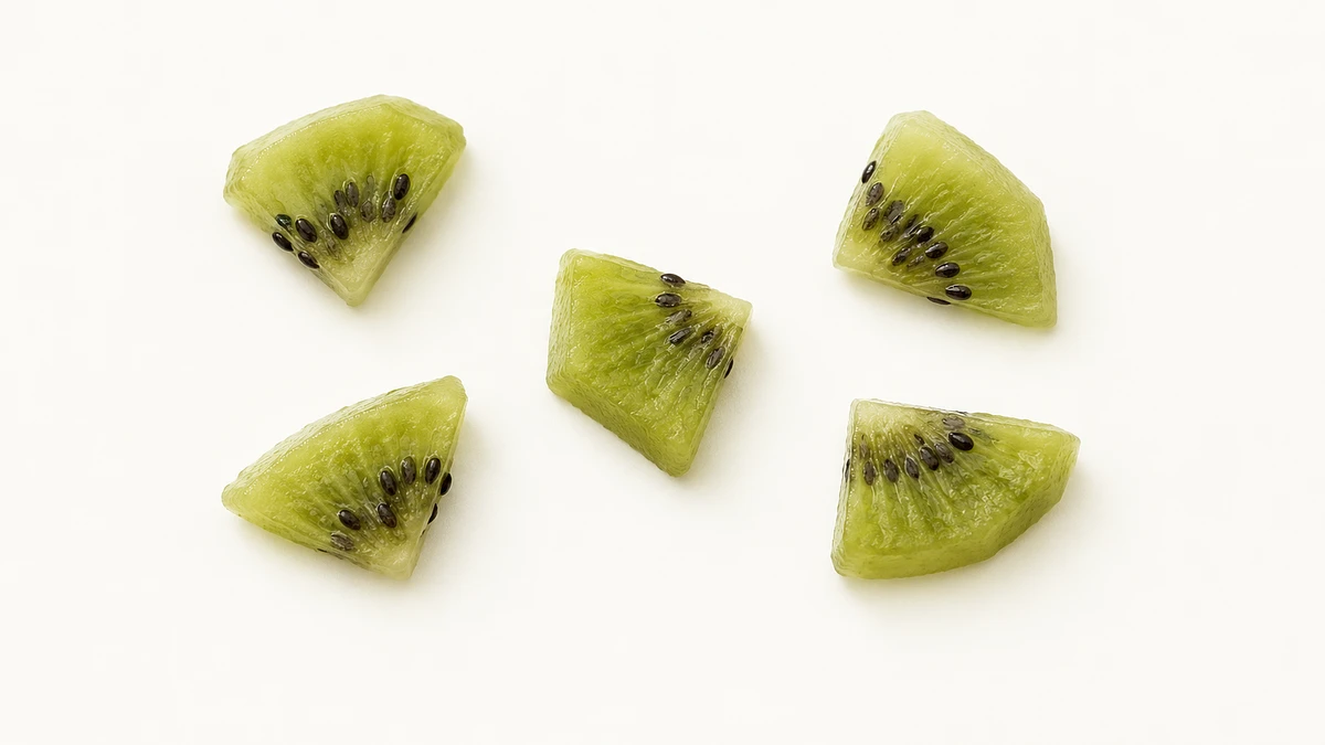 Kiwi for babies (9 months old): Peeled bite-sized soft pieces