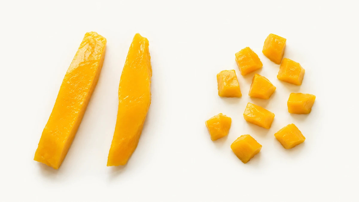 Mango for babies (9 months old): Spears or bite-sized pieces